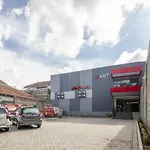 RedDoorz Plus near Ronggowarsito Museum Semarang