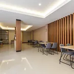 RedDoorz Plus near Ronggowarsito Museum Semarang