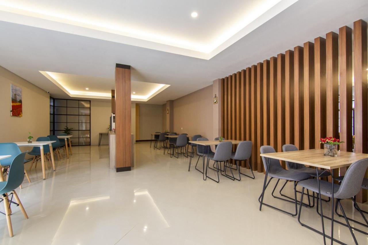 Wisma tamu Reddoorz Near Ronggowarsito Museum Semarang